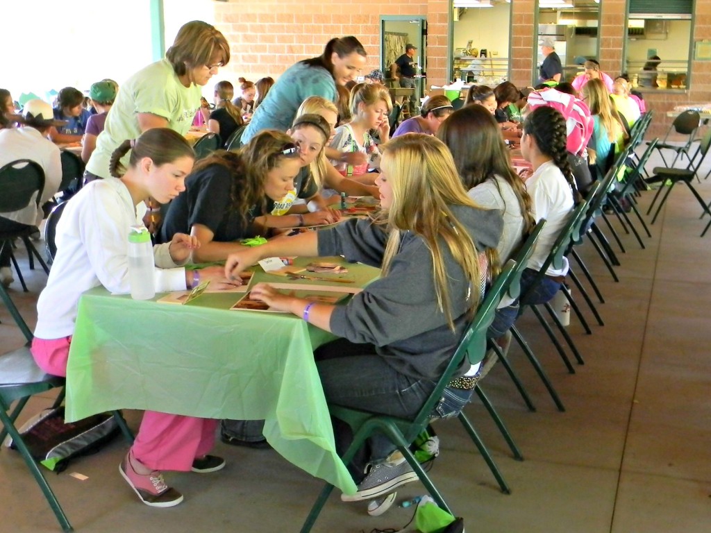 girls camp crafting