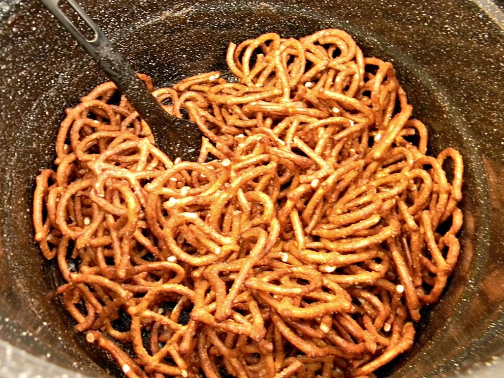 cinnamon-and-sugar-pretzels-cooking