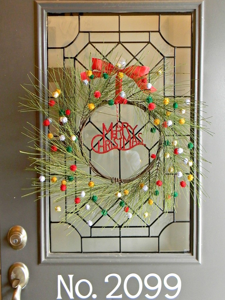 pine-and-pom-pom-wreath-front-door