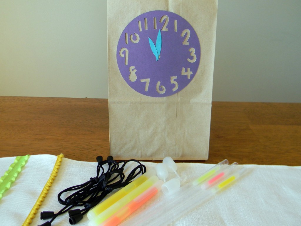 New Years Eve Countdown Bags - Organize and Decorate Everything