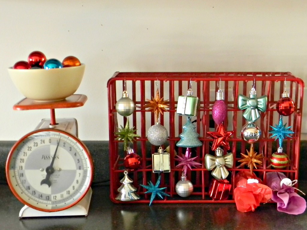 christmas-countdown-with-ornaments