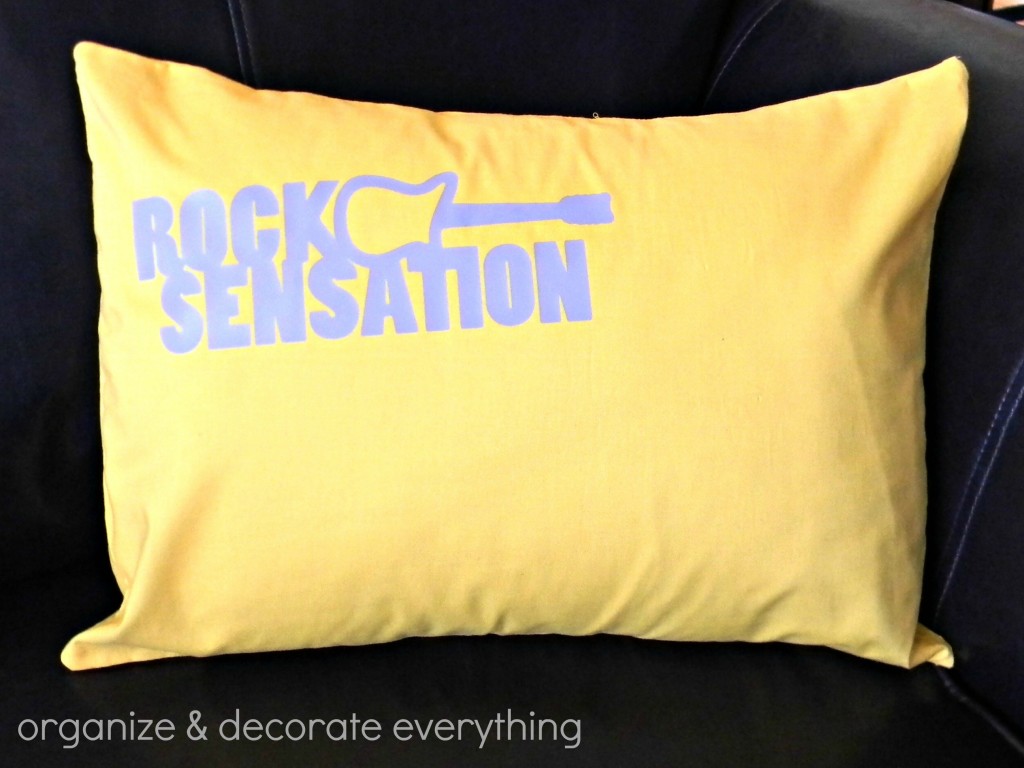 Cricut Iron-on Pillows 3.1