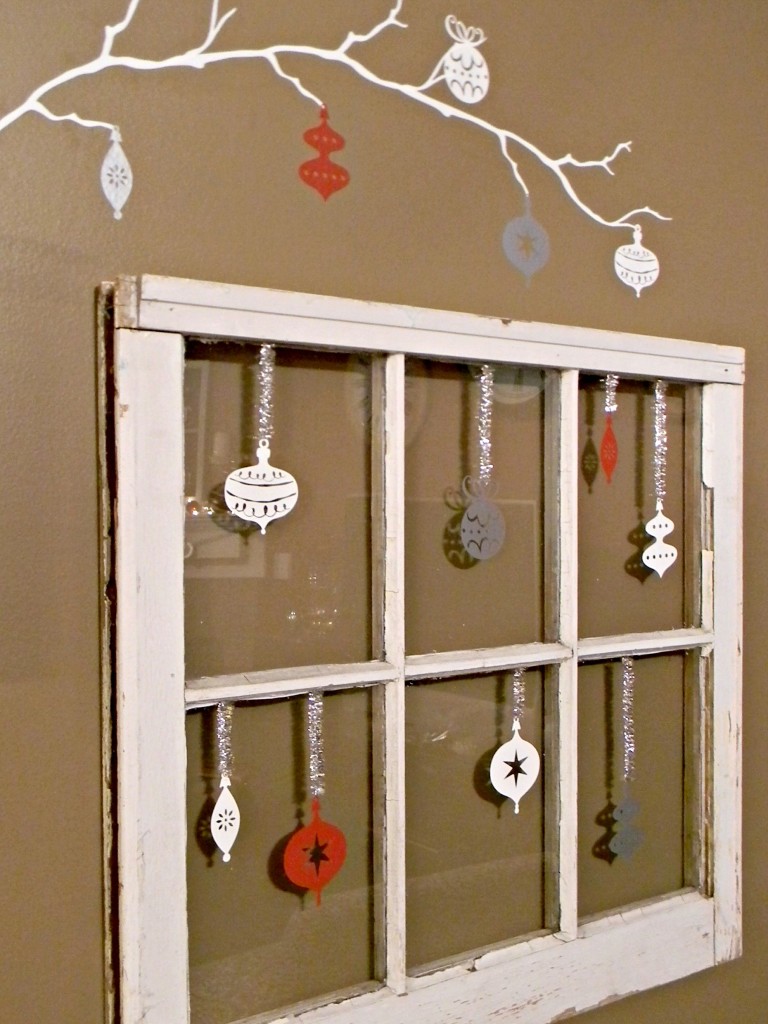 Old Windows as Decor - Organize and Decorate Everything