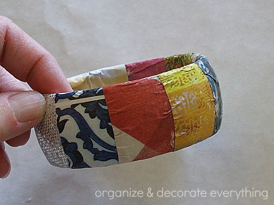 magazine pages bracelet 6.1