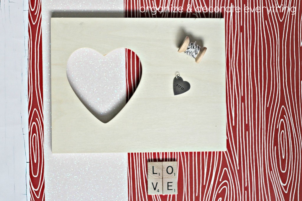 Wood Grain Heart Frame 5.1