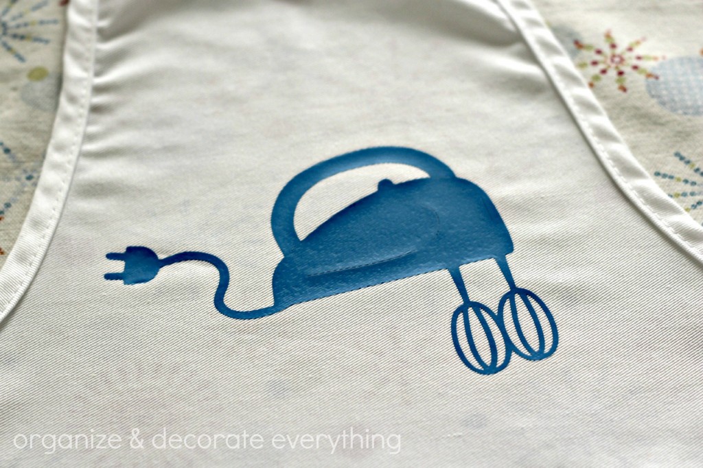 Children's Apron with Heat Transfer Vinyl Applique 6.1