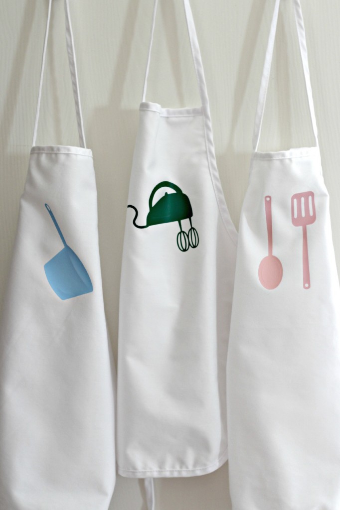 Children's Aprons with Heat Transfer Vinyl Applique 2