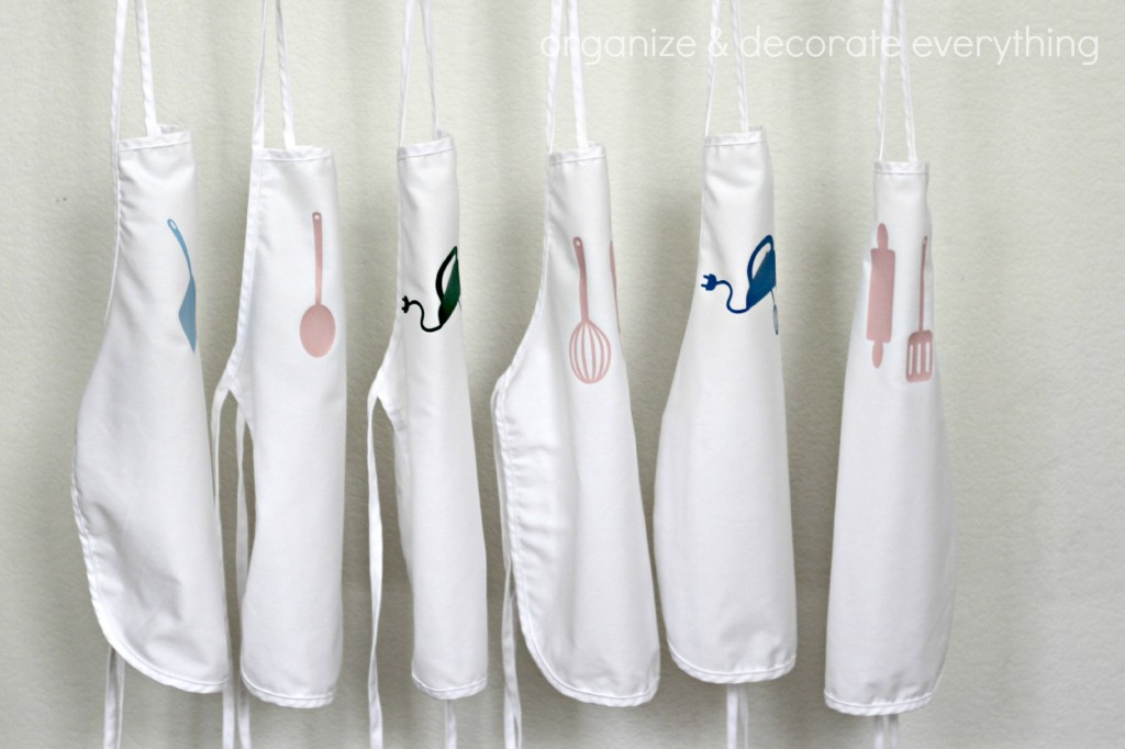 Children's Aprons with Heat Transfer Vinyl Applique 7.1