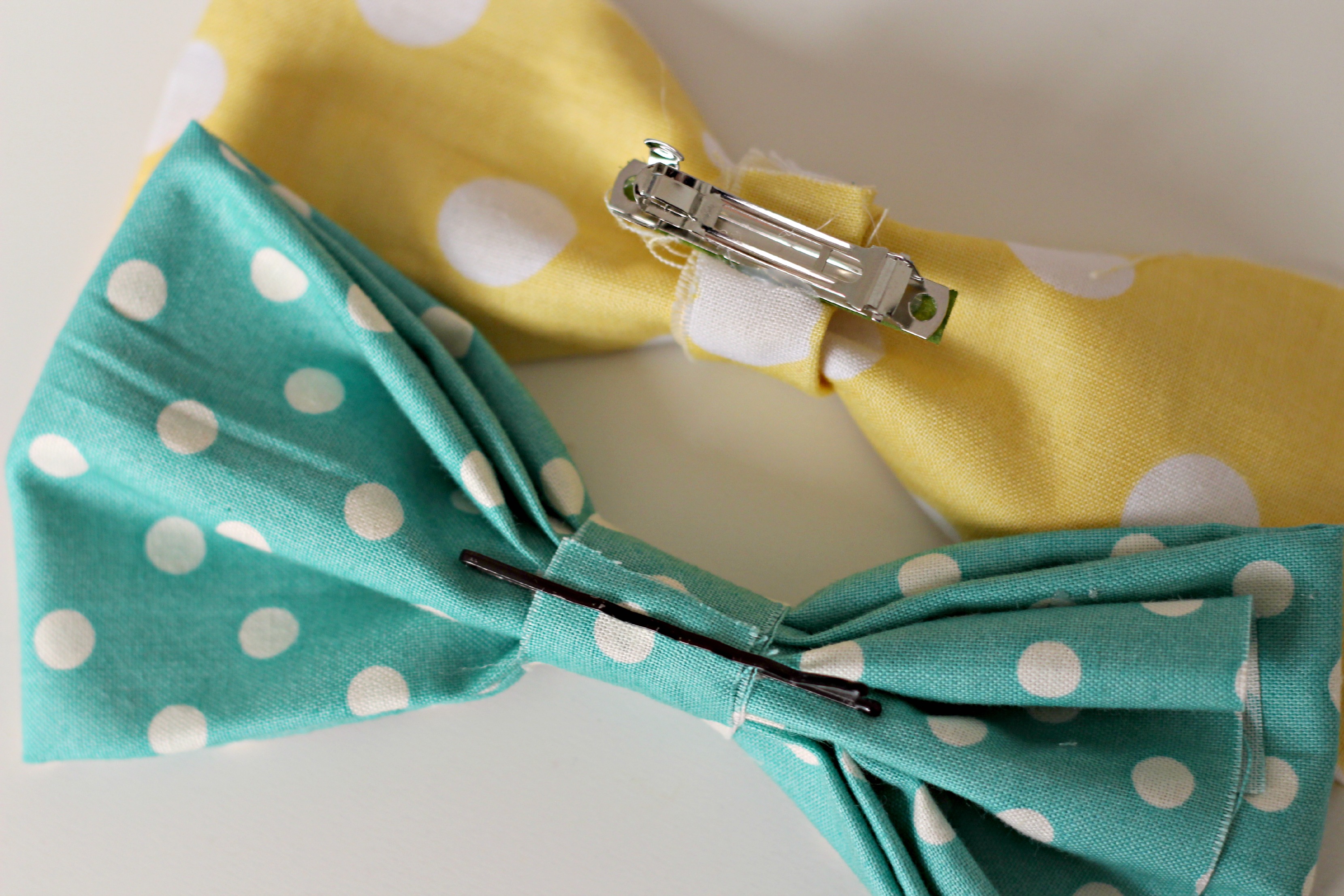 Emilee likes... No Sew 3 Minute Hair Bows - Organize and Decorate ...