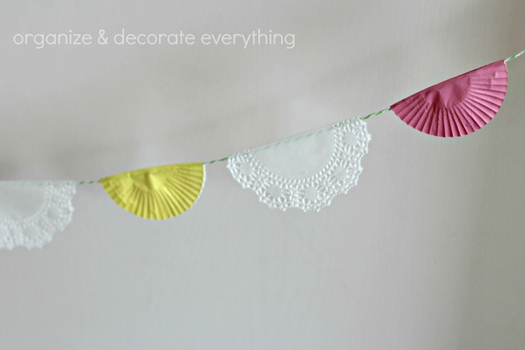 Cupcake and Doily Banner.1