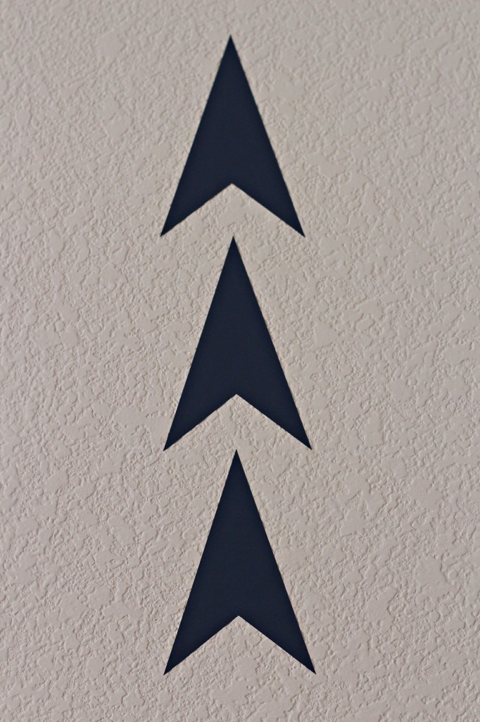 vinyl arrow wall 13