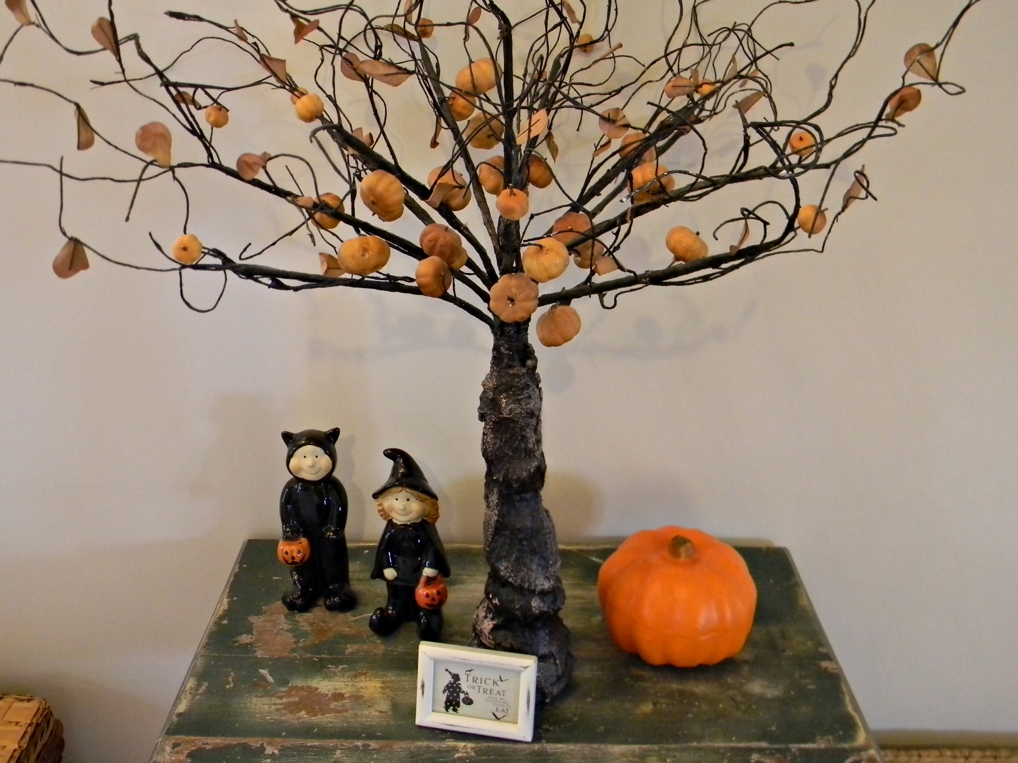 Decorating for Halloween - Organize and Decorate Everything
