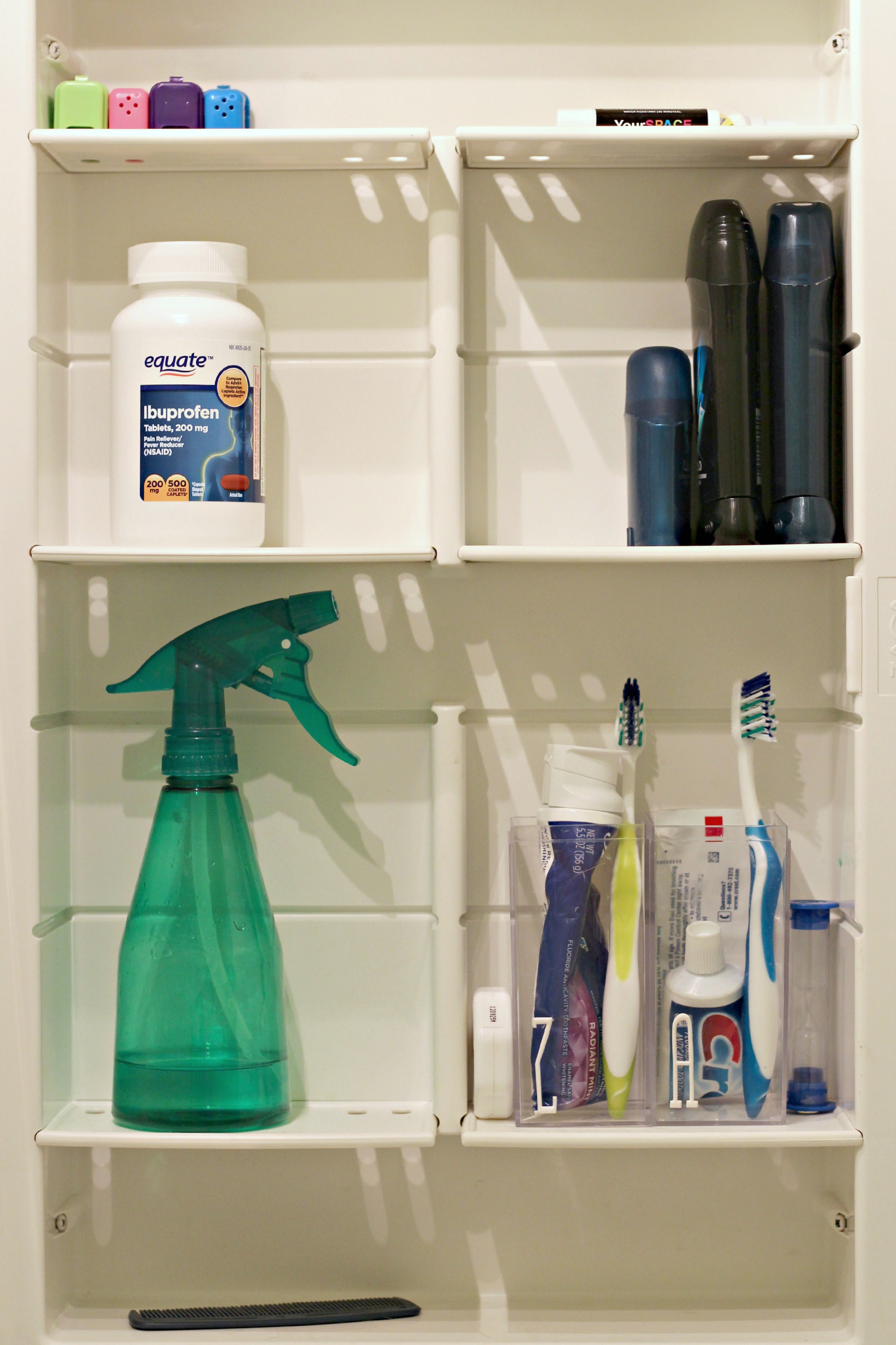 Easy Steps to an Organized Life in 31 Days: Medicine Cabinet (Day