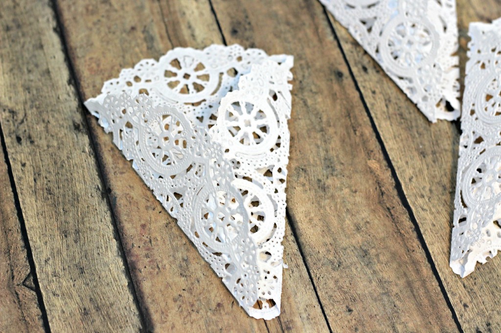 Doily Place Cards 6