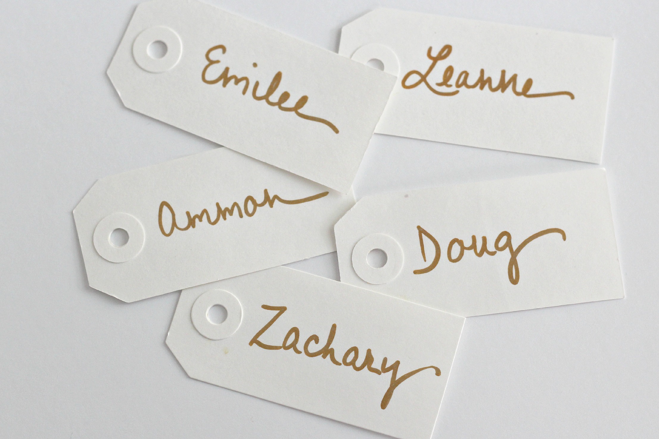 Feather Place Cards - Organize and Decorate Everything