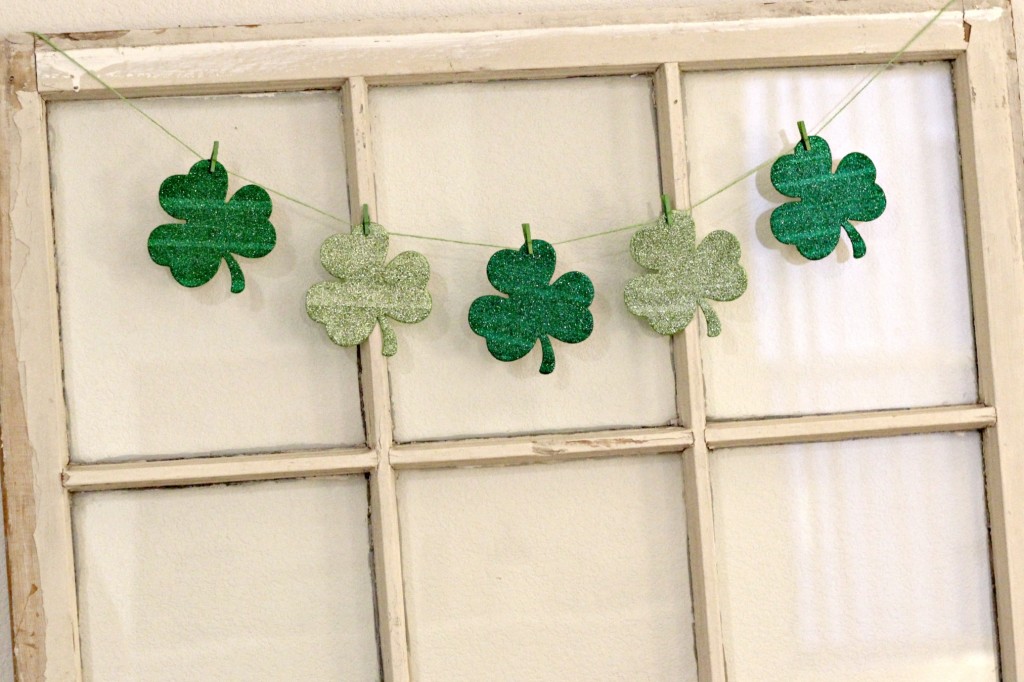 Simple St. Patrick's Day Mantel 11