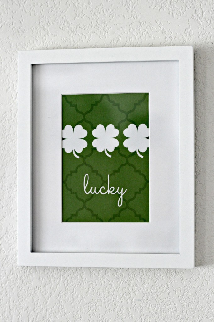 Simple St. Patrick's Day Mantel 5