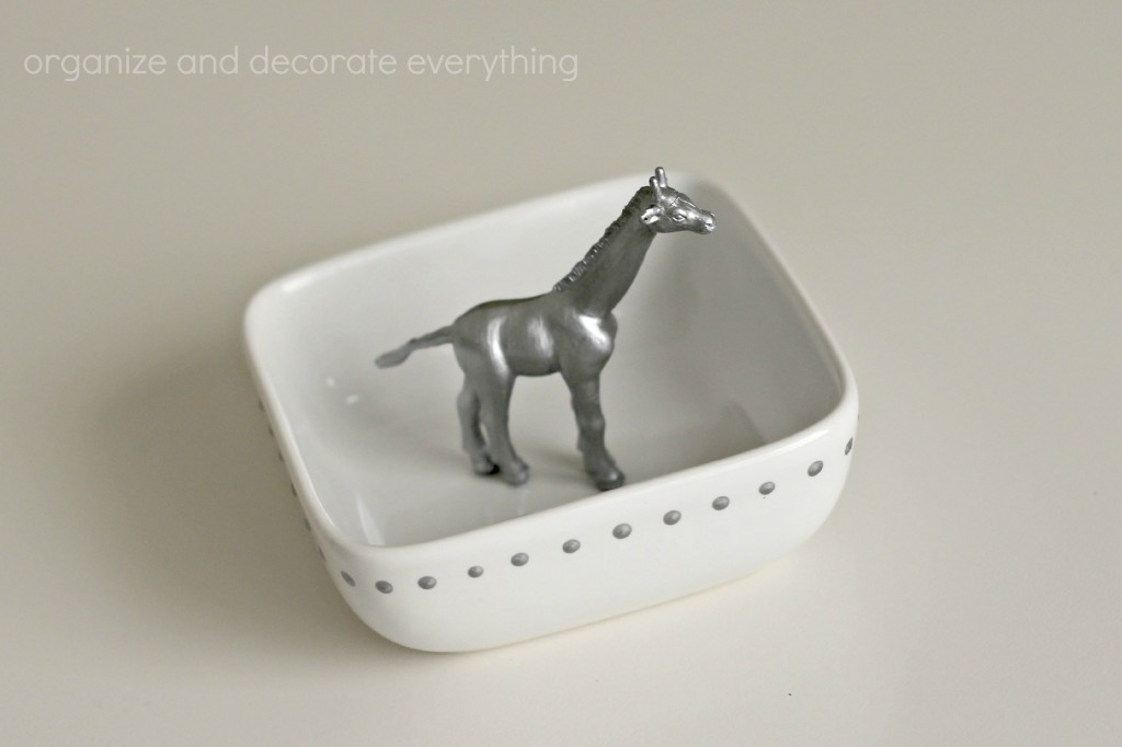 Ring Dish with Giraffe