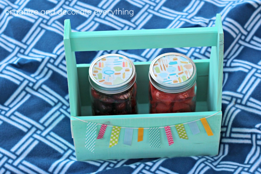 Picnic Crates jars in tote