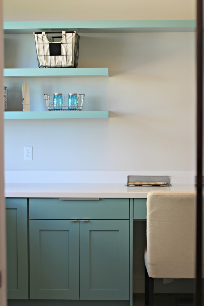 Laundry room clutter free