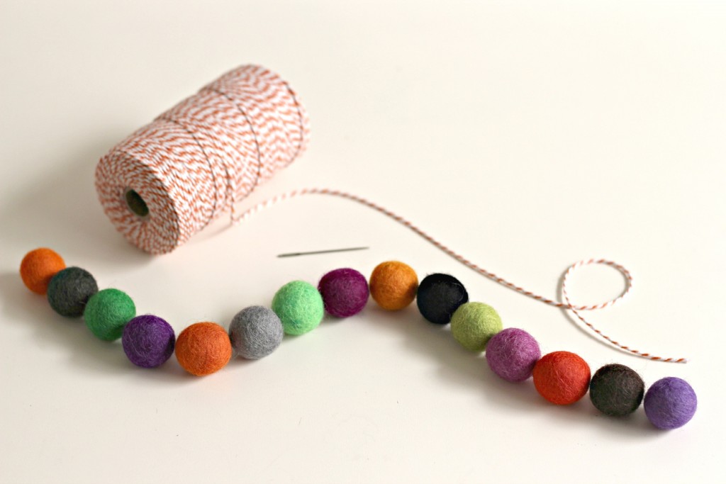 Felt Ball Garland.1