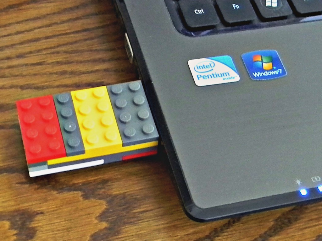 Lego Flash Drive.2
