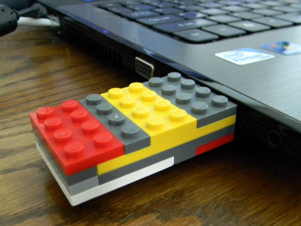 Lego Flash Drive.4