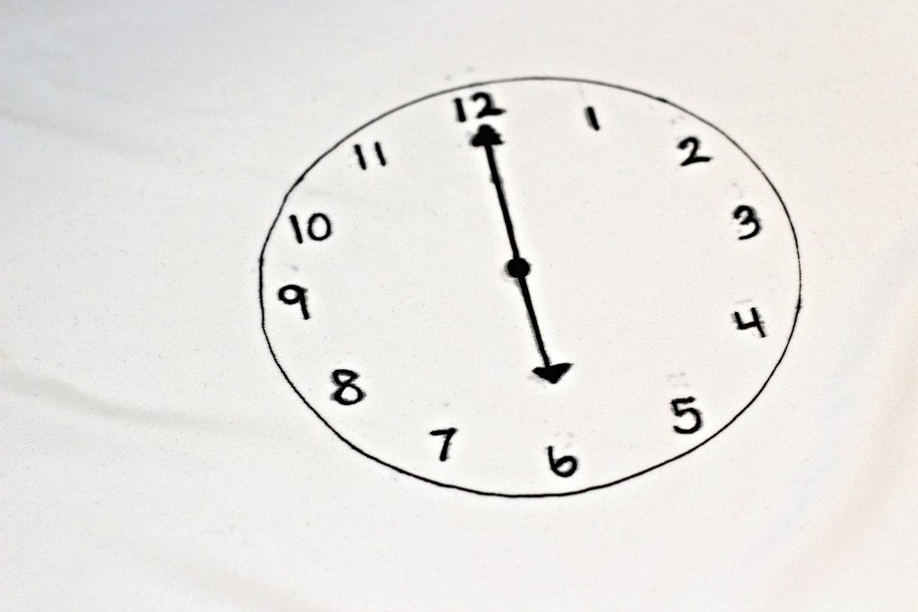Checklist Pillowcase clock