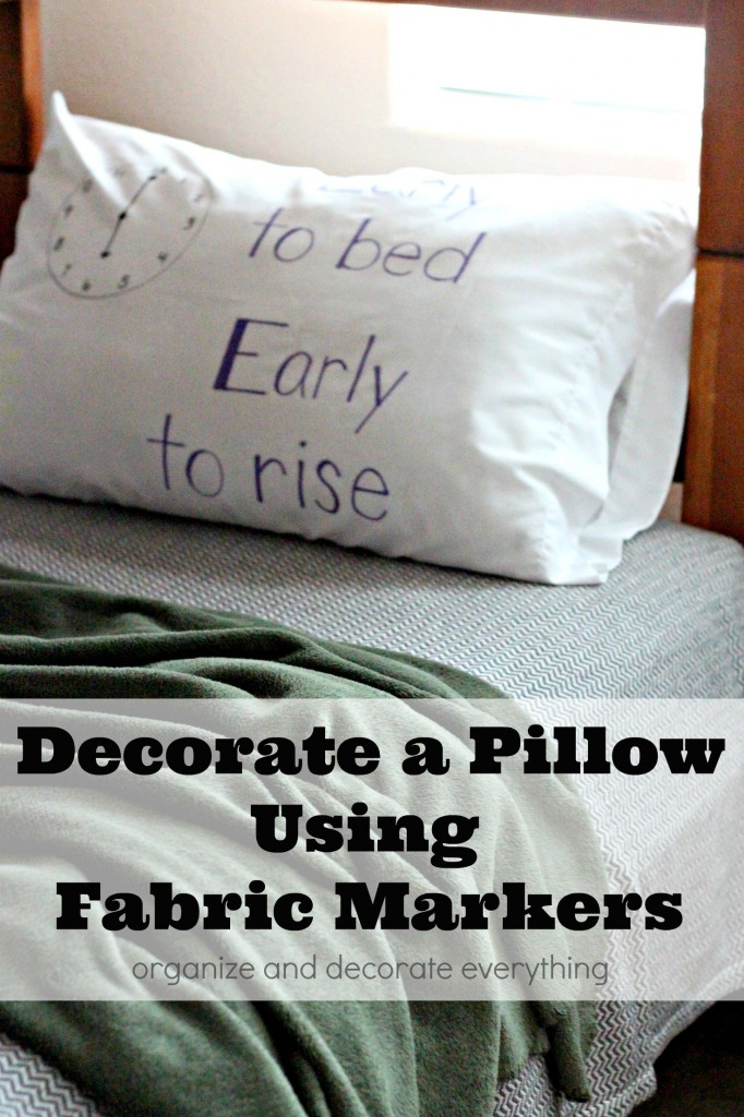 Decorate a Pillow Using Fabric Markers