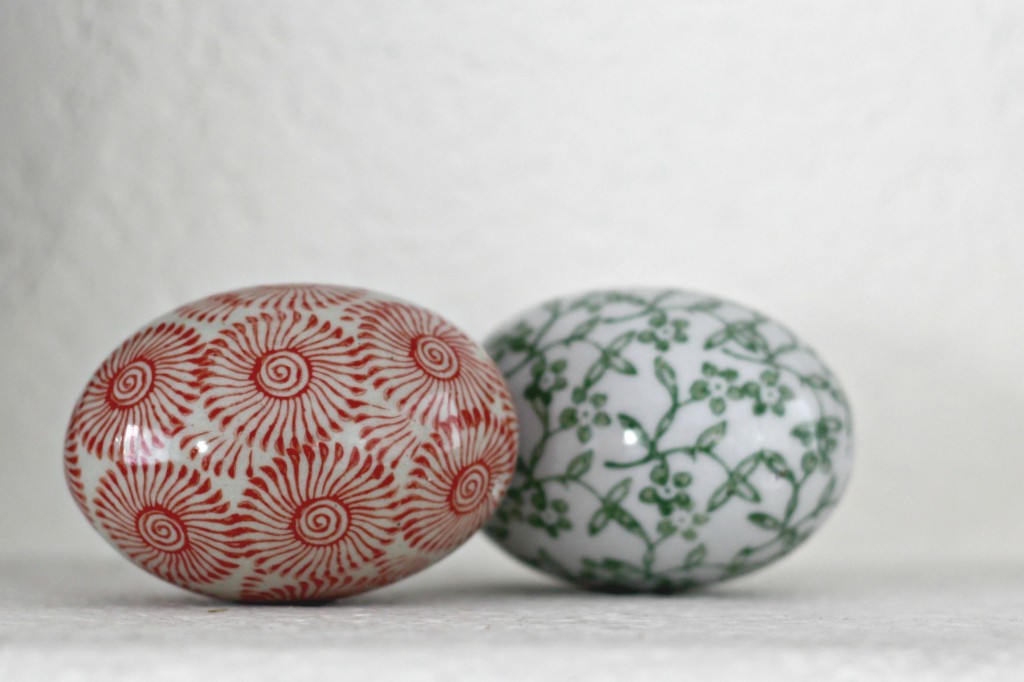 Easter Mantel Decorative Eggs