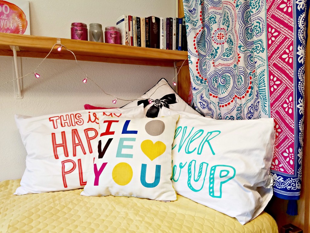 Dorm Room bedding and pillows