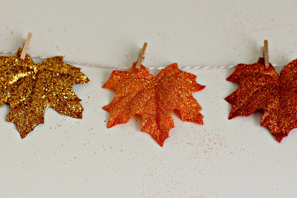 fall-glitter-leaves-mini-clothes-pins