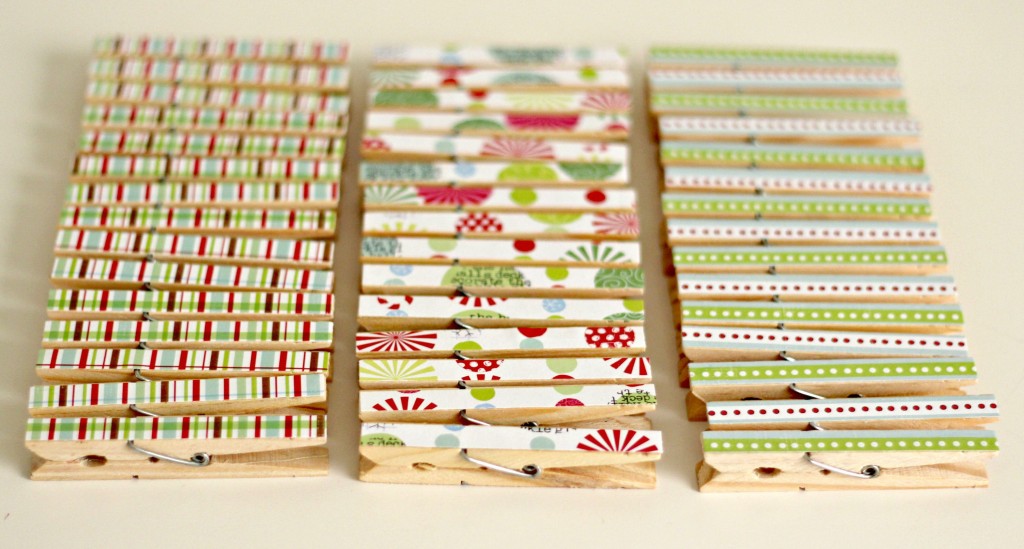 christmas-card-wreath-scrapbook-paper-on-clothespins