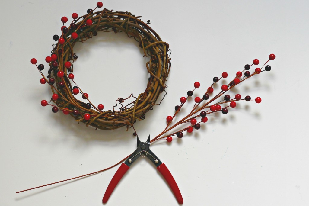 joy-sign-making-the-wreath