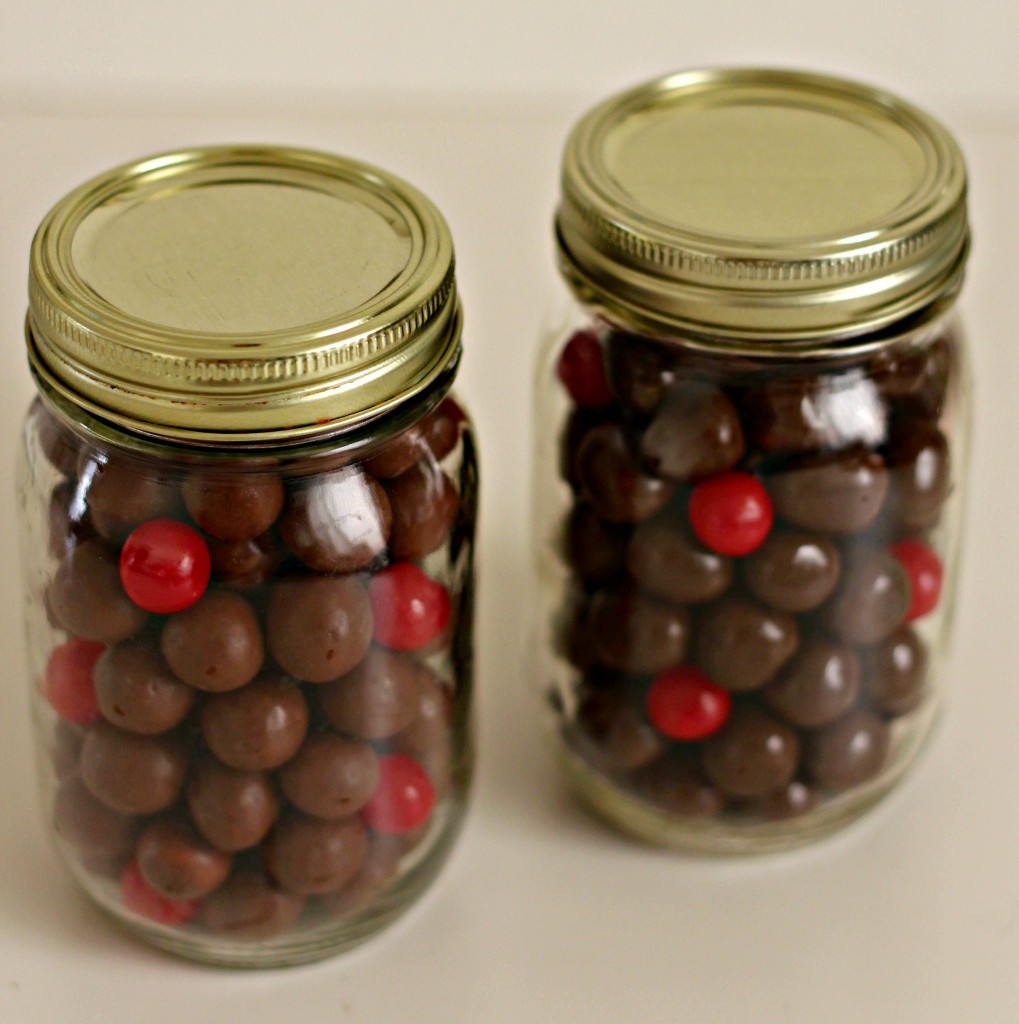 reindeer-jars-with-malted-and-caramel-candy