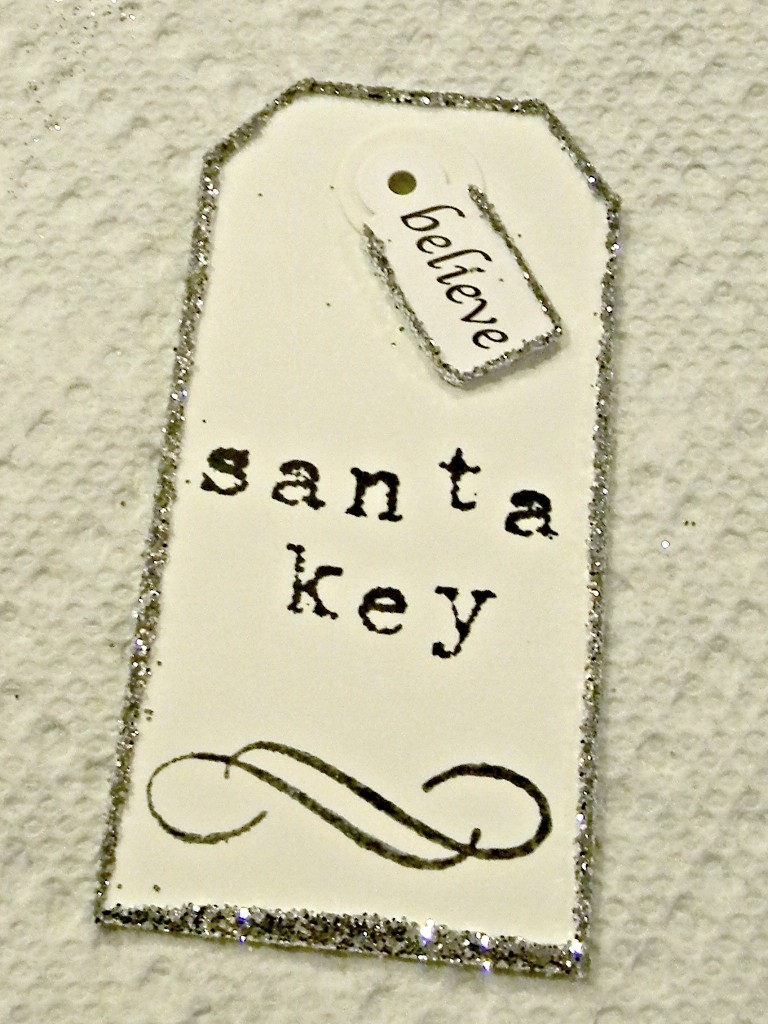santa-key-and-believe-tag