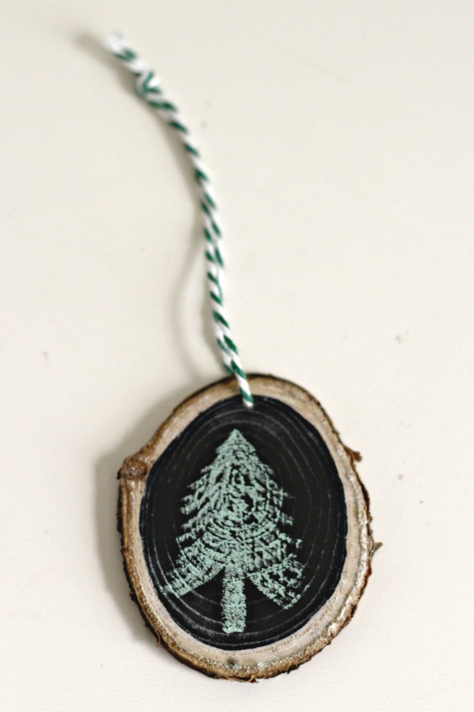 wood-slice-ornament-tree
