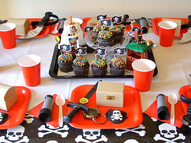 Pirate Birthday Party table setting