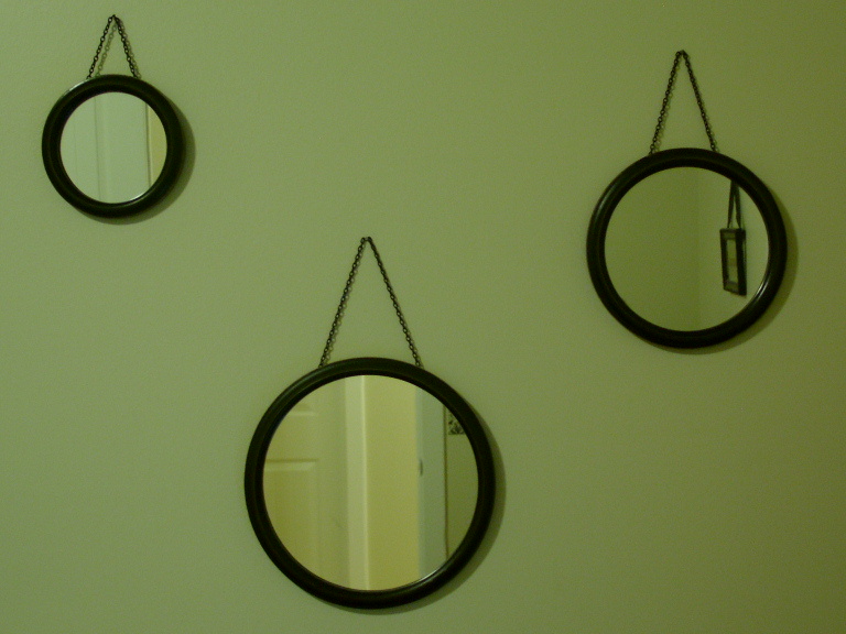 Vinyl on Mirrors Organize and Decorate Everything