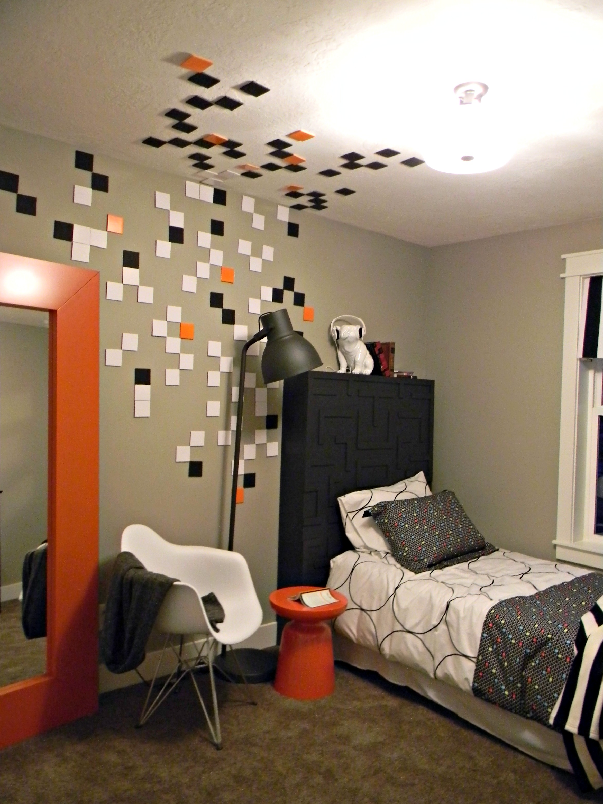 Декор над кроватью. Украсить стену в спальне. В какой комнате нет стен. В какой комнате нет стен. Dulux 90bg 11/101.