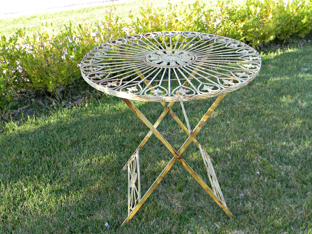 Transform Outdoor Tables with Spray Paint Organize and Decorate