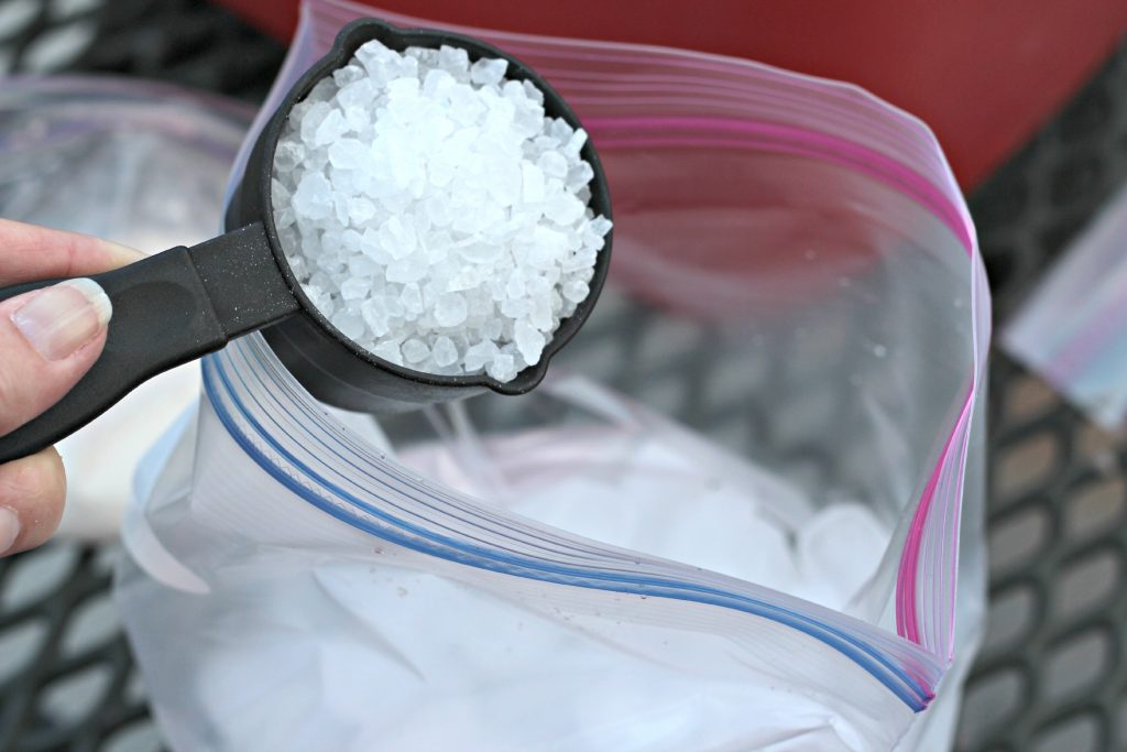 Прозрачная ли соль. Salt Bag. Make Ice Cream in a Bag instructions. A Bag if Salt.