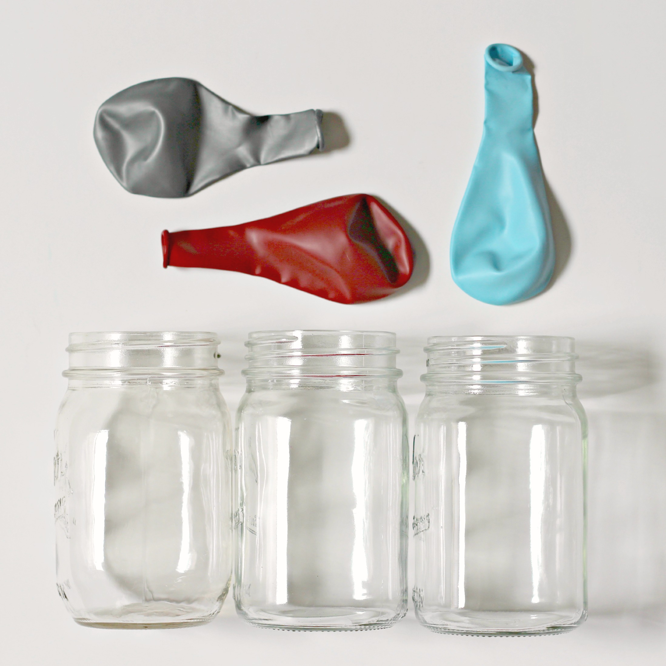 Balloon Dipped Mason Jars.9 Organize and Decorate Everything