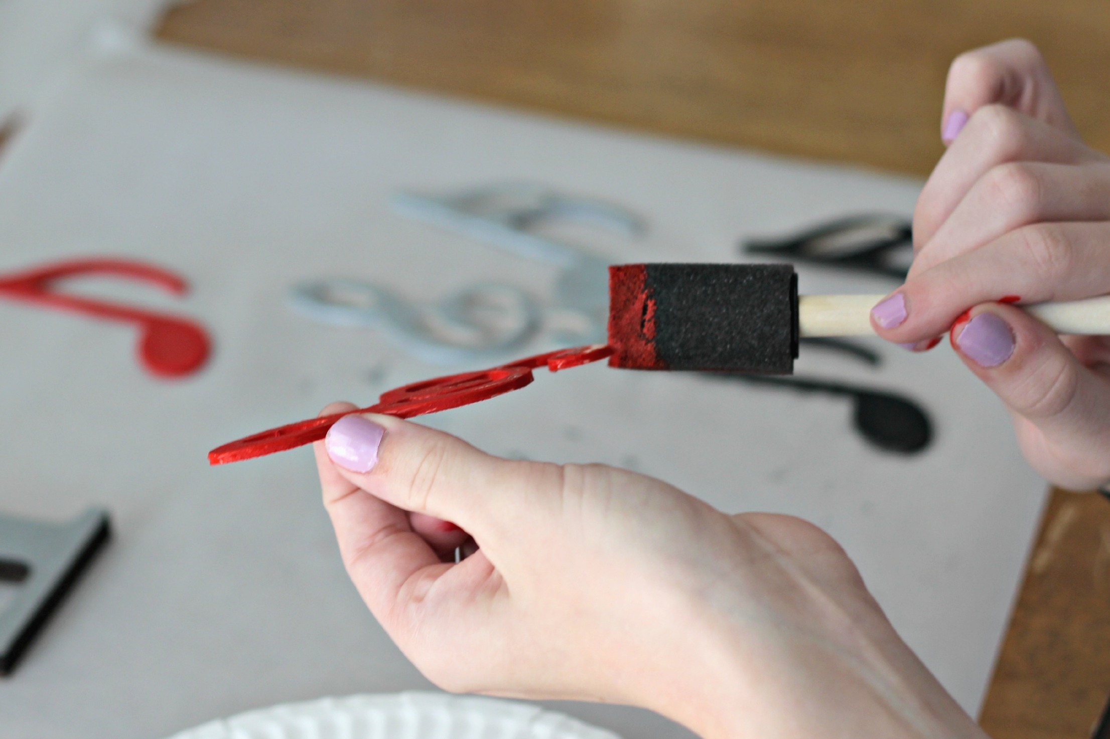 DIY Wood Glitter Ornaments .4 Organize and Decorate Everything