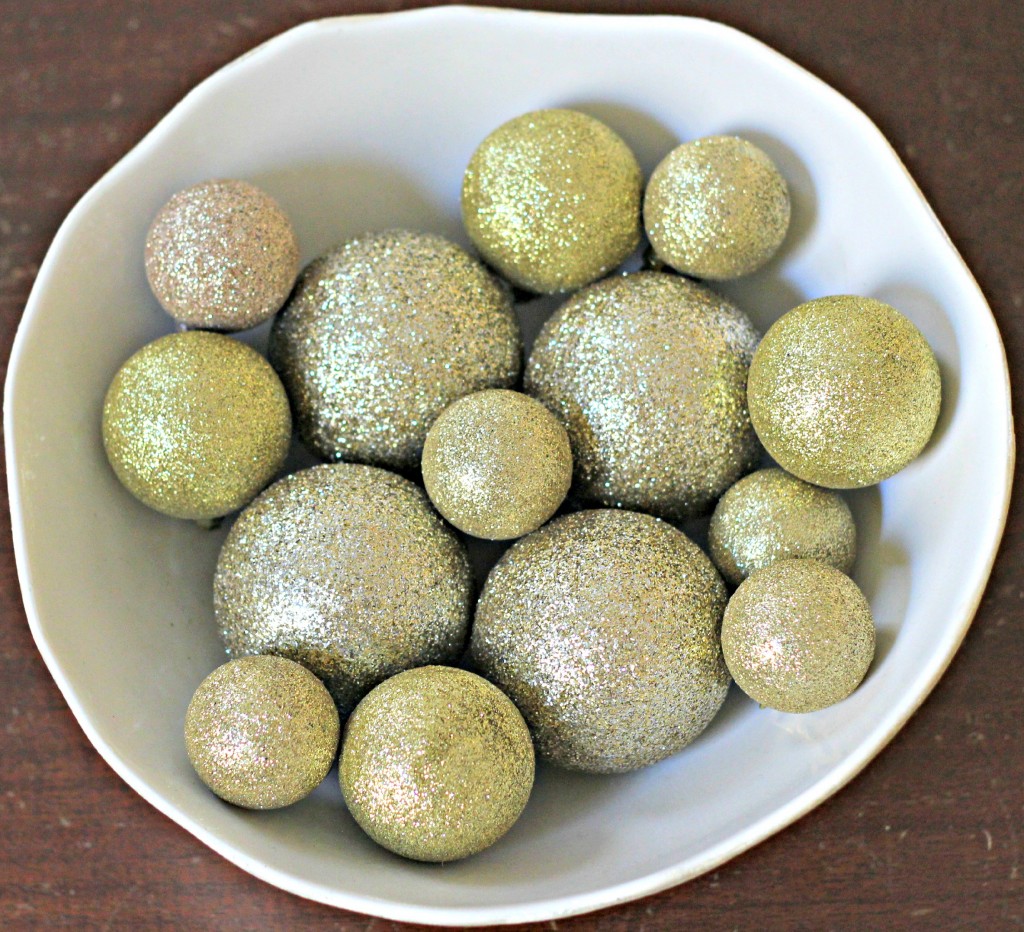 decorating-with-ornaments-in-bowl