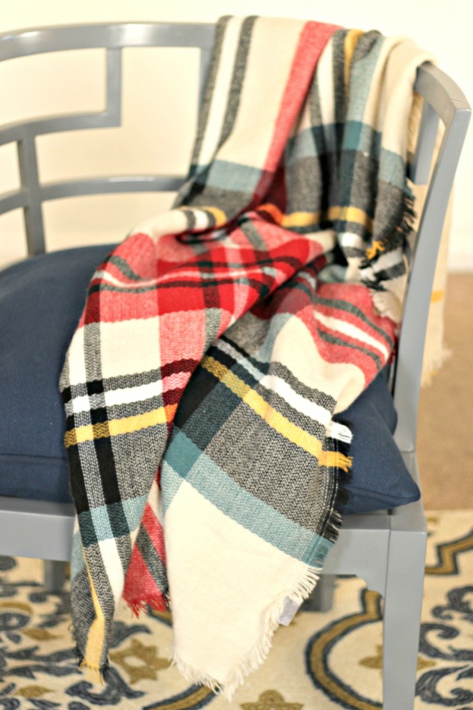 thrifty-christmas-decorating-blanket