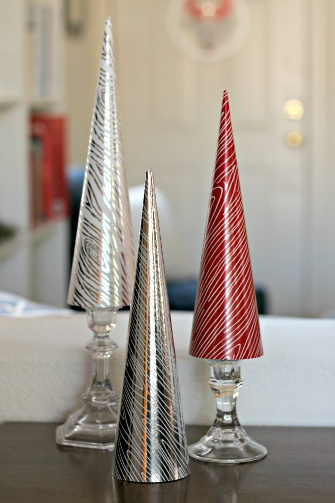 thrifty-christmas-decorating-candle-sticks