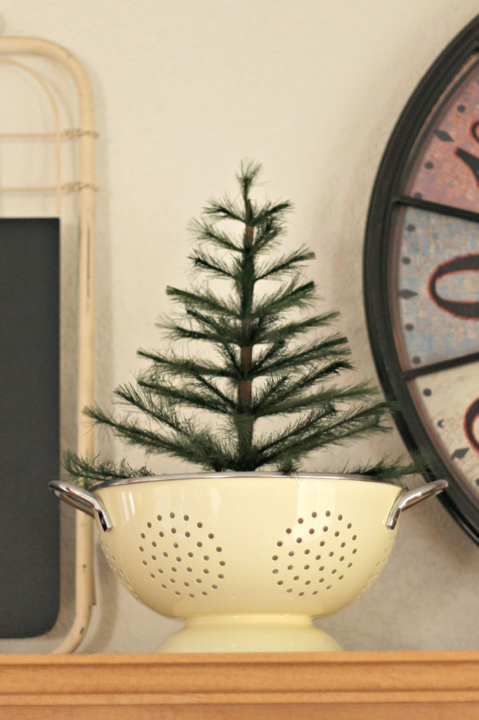 thrifty-christmas-decorating-colander