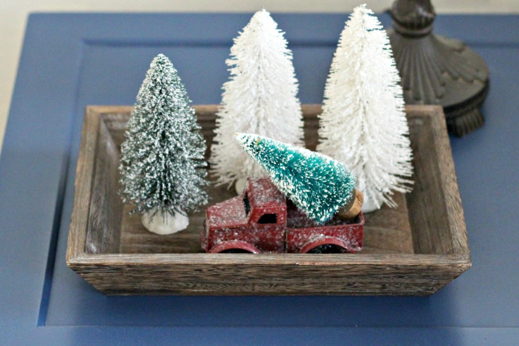 thrifty-christmas-decorating-tray