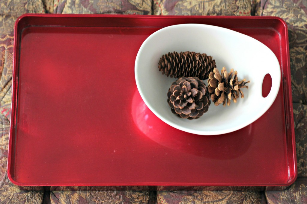 thrifty-christmas-decorating-tray-and-bowl